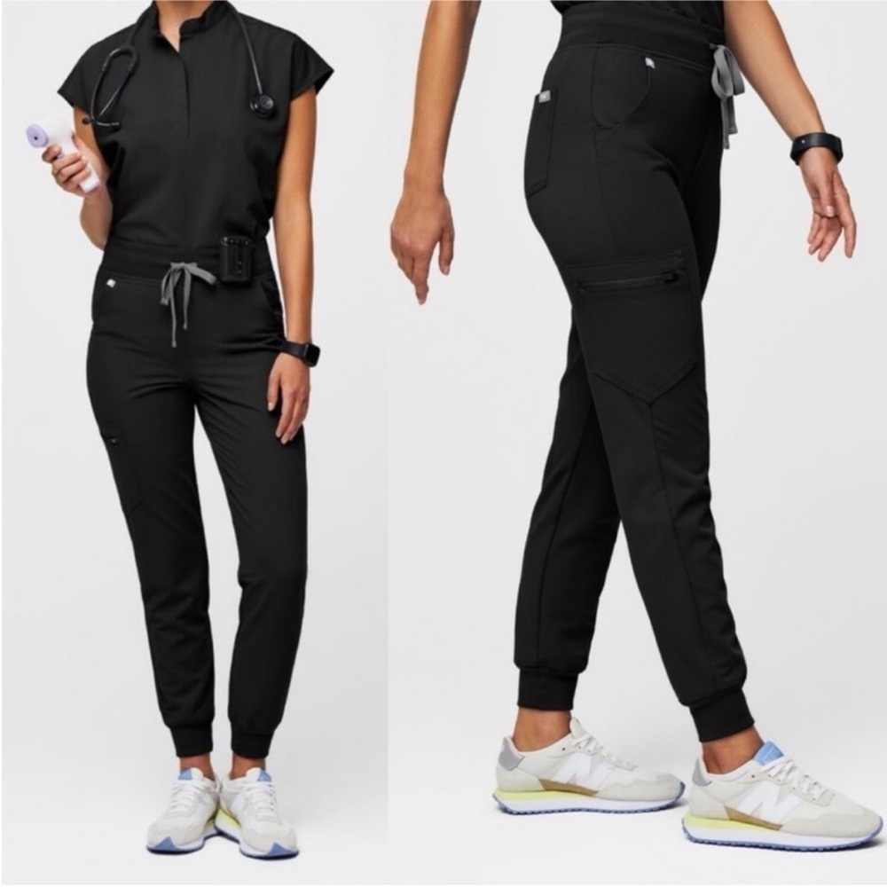 Figs Zamora Jogger Scrub Pants in Black